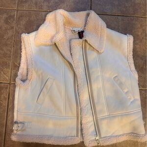 HYFVE Cream Sherpa-Lined Vest